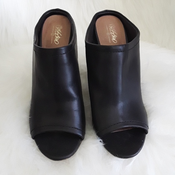 Mossimo Supply Co. Shoes - BEAUTIFUL MULES